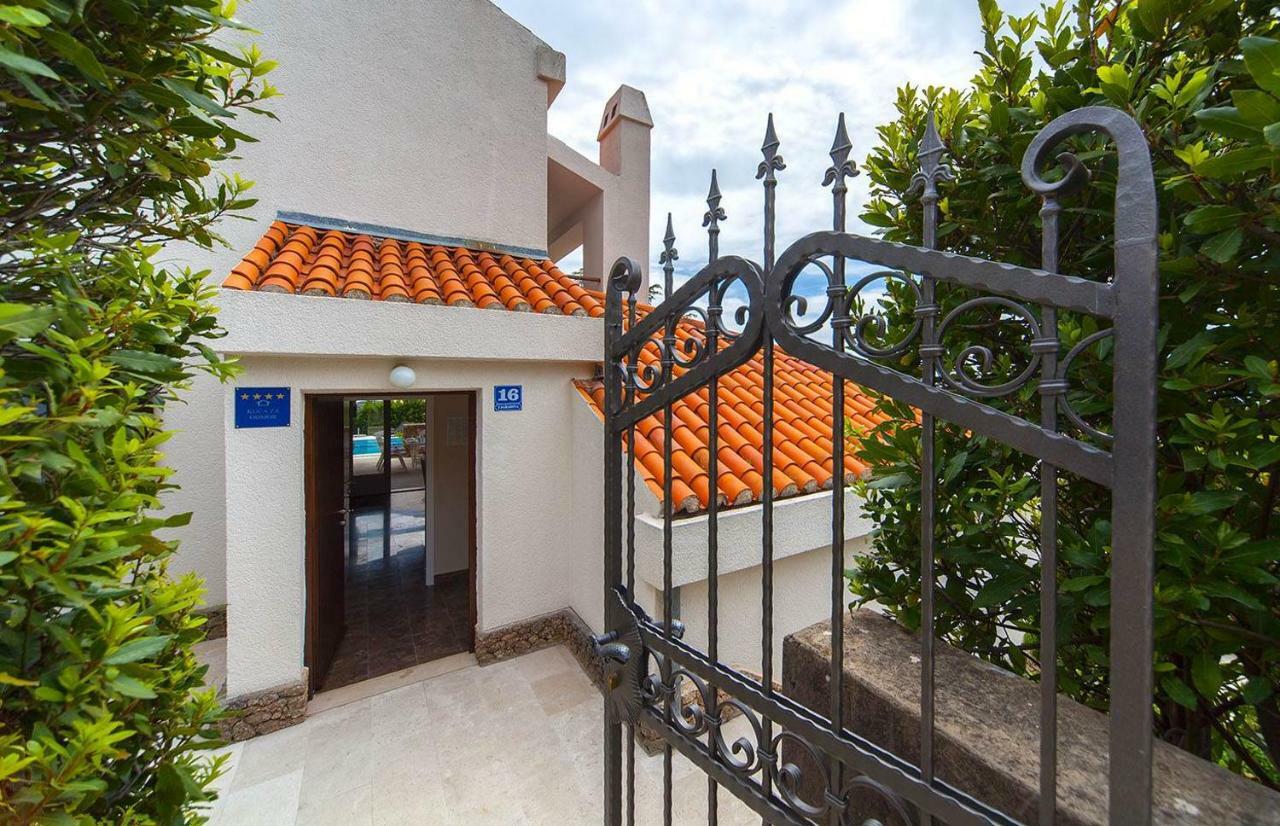 Villa Skalinada, 8 Persons, Private Pool, Башка-Вода Экстерьер фото